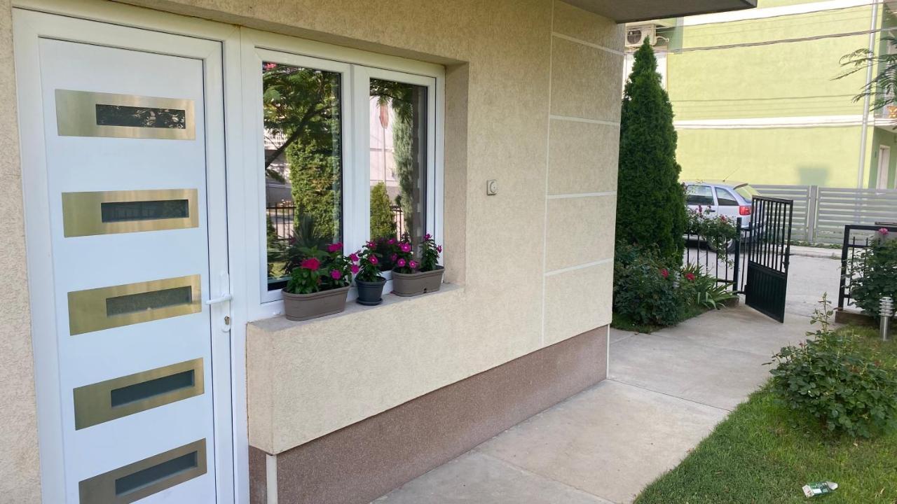 Arni Apartments Donja Vrezina Esterno foto